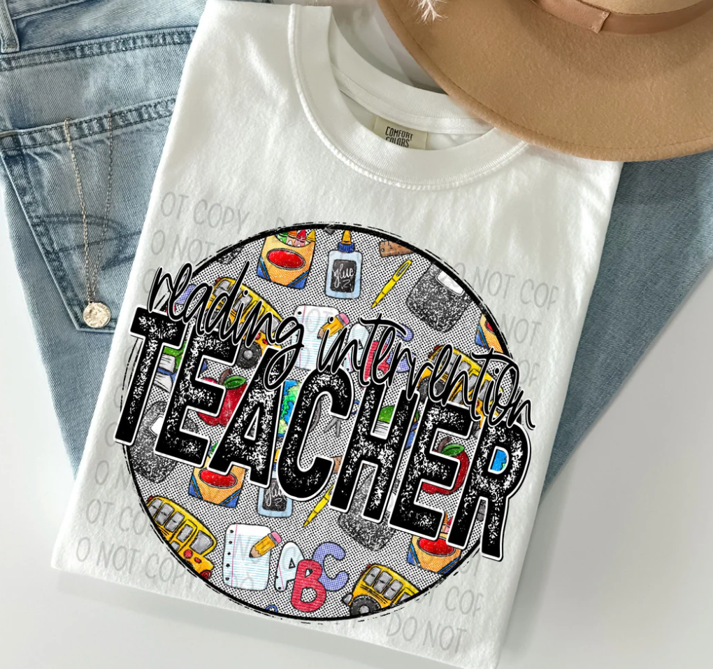 Reading Intervention Teacher Distressed Circle With School Bus And Crayons